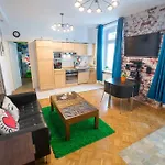 아파트 Residences *